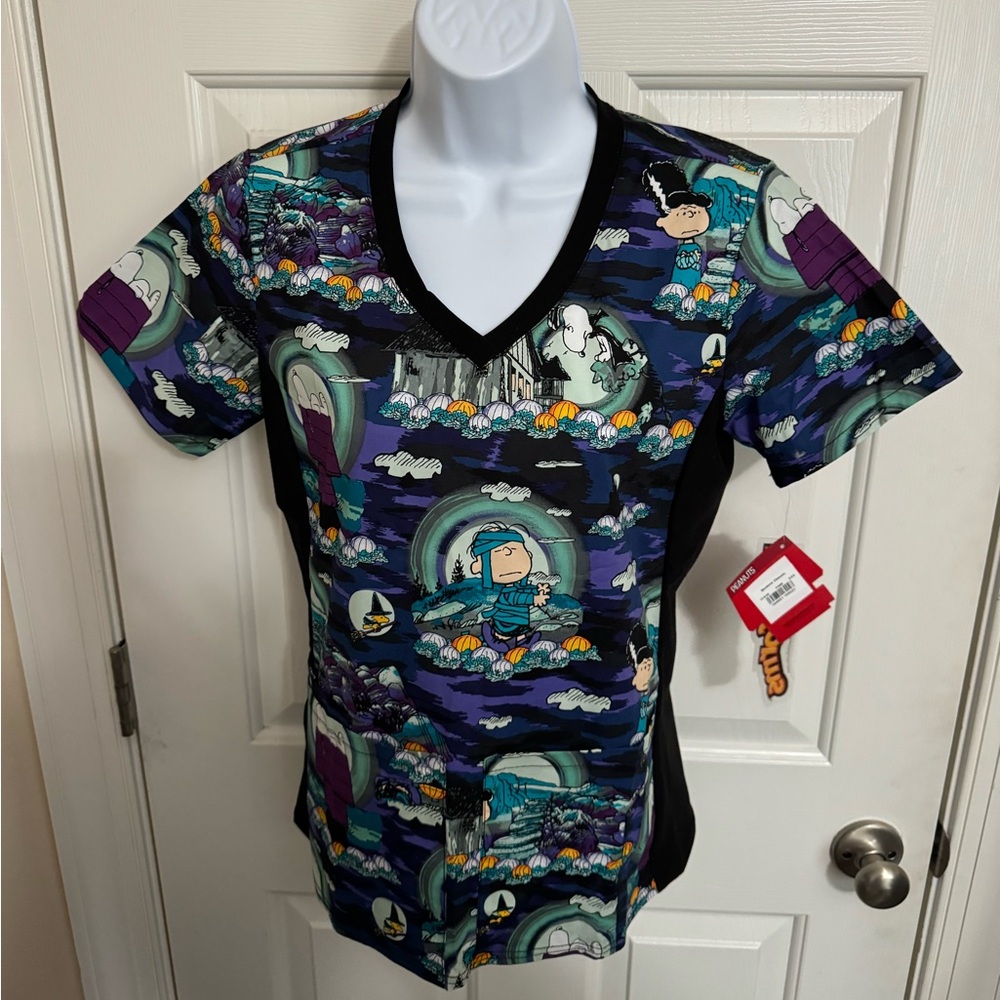 Peanuts Snoopy Halloween Scrubs Women Size XXS, V Neck 2 Pockets Lucy Linus NWT